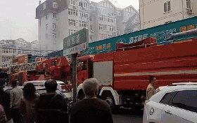 突發(fā)！青島一居民樓發(fā)生爆燃！已造1人死亡，7人受傷！3公里外有震感…