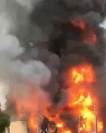 救援現(xiàn)場(chǎng)。